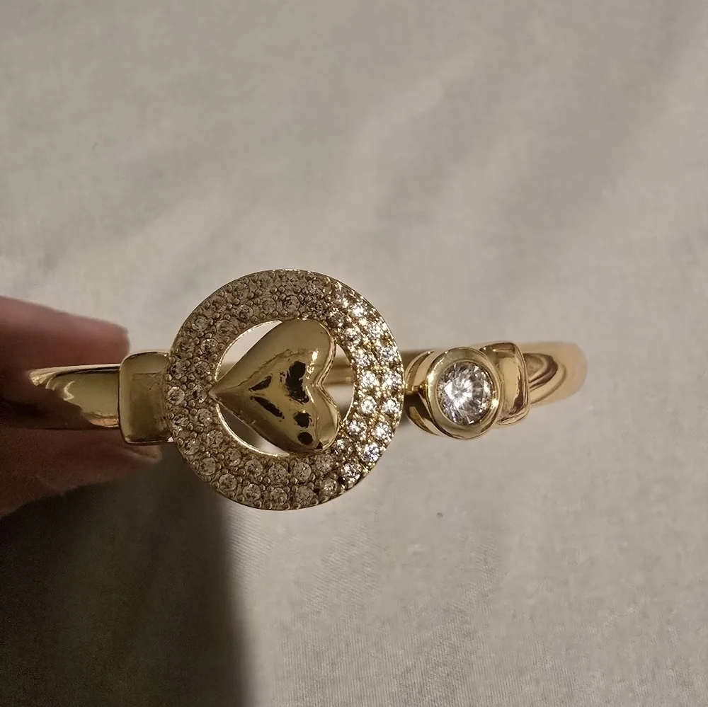 18kgp Dubai Jewelery - Gold Heart Bracelet with Crystal Accents (Adjustable)